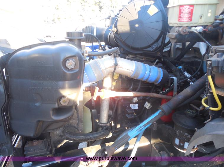 image for item I1318 2007 Ford F650 rollback delivery truck