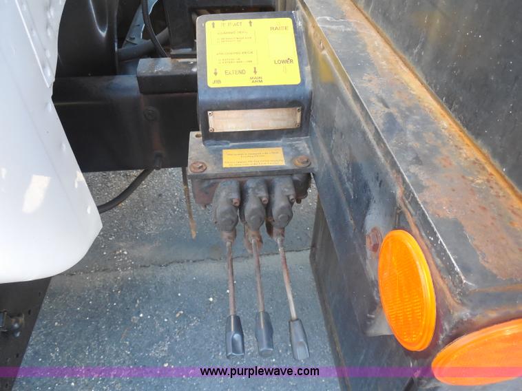 image for item I1318 2007 Ford F650 rollback delivery truck