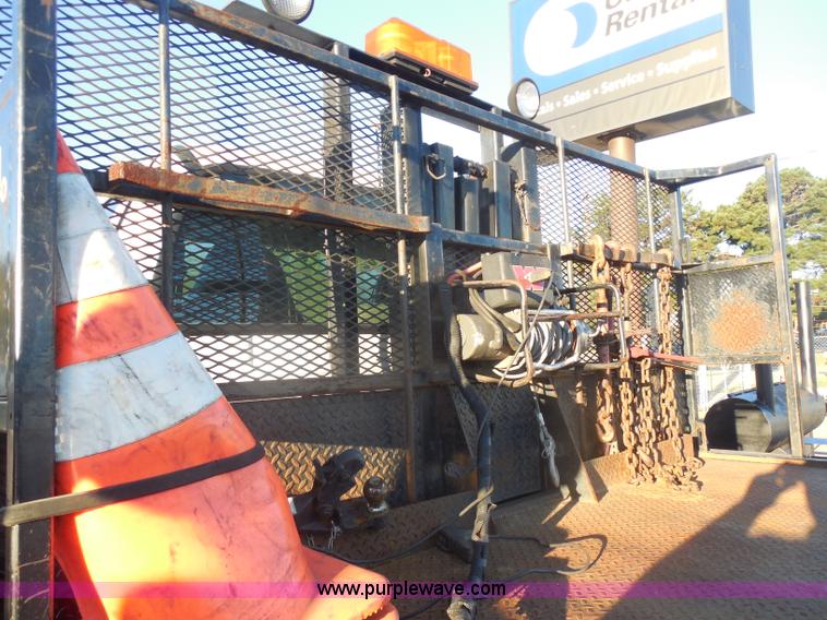 image for item I1318 2007 Ford F650 rollback delivery truck