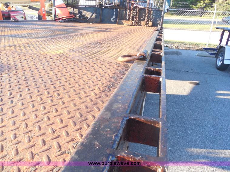 image for item I1318 2007 Ford F650 rollback delivery truck