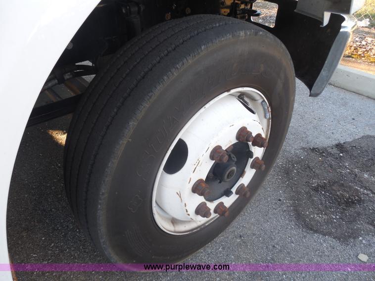 image for item I1318 2007 Ford F650 rollback delivery truck