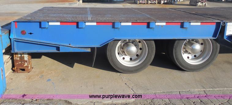 image for item I1331 2006 Trail King TK70HST-482 Advantage equipment trailer