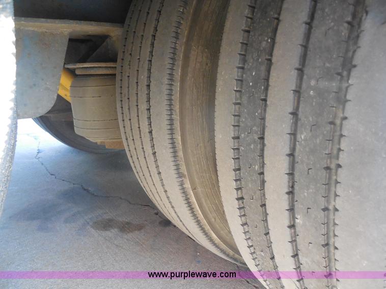 image for item I1331 2006 Trail King TK70HST-482 Advantage equipment trailer