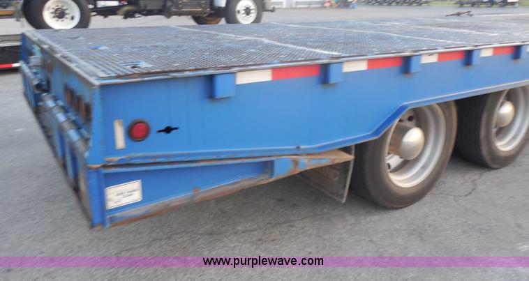 image for item I1332 2006 Trail King TK70HST-48 Advantage equipment trailer