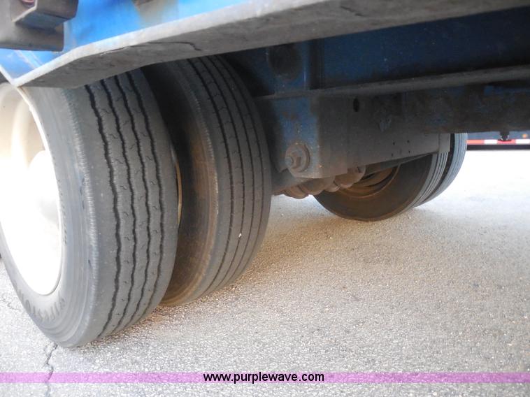 image for item I1332 2006 Trail King TK70HST-48 Advantage equipment trailer