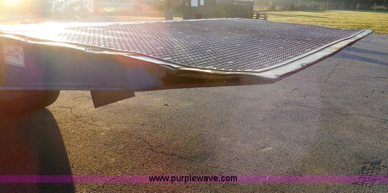 image for item I1332 2006 Trail King TK70HST-48 Advantage equipment trailer