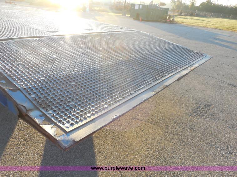 image for item I1332 2006 Trail King TK70HST-48 Advantage equipment trailer