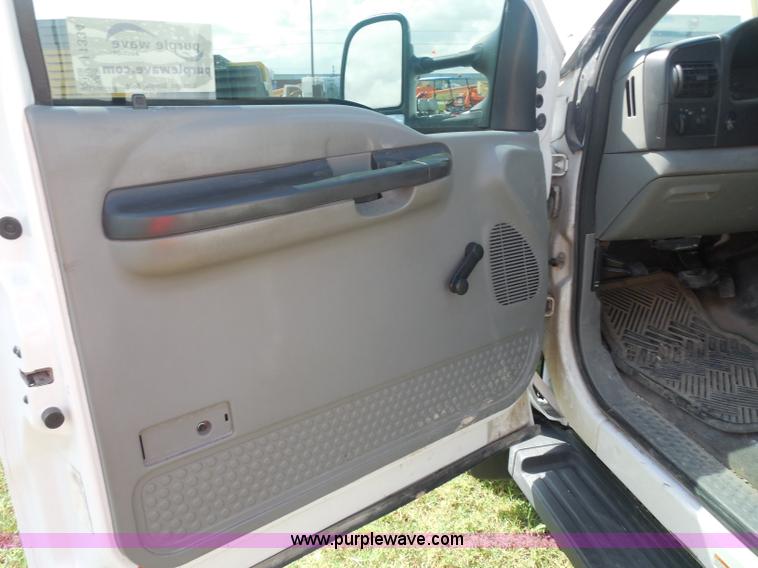 image for item I1334 2007 Ford F550 service truck