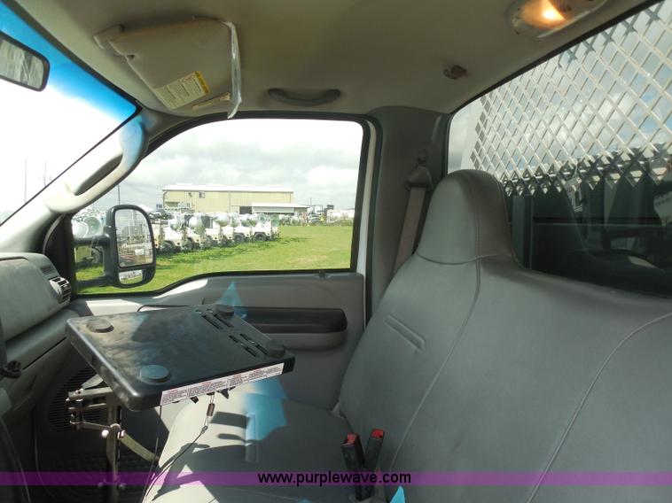 image for item I1334 2007 Ford F550 service truck