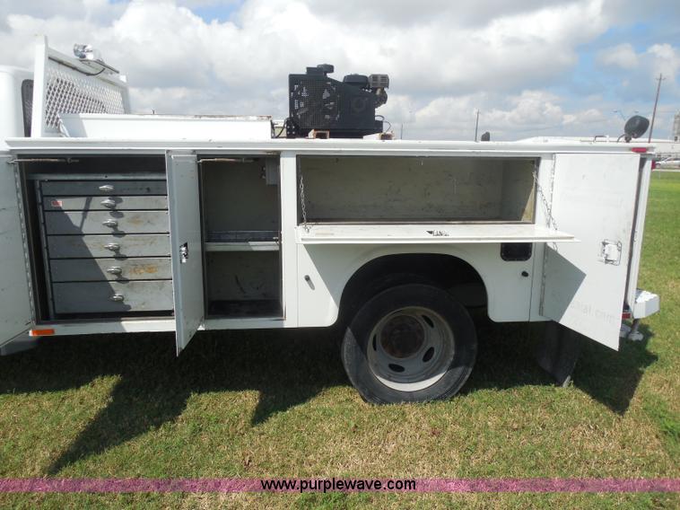 image for item I1334 2007 Ford F550 service truck