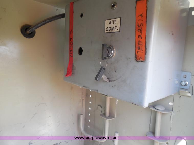 image for item I1334 2007 Ford F550 service truck