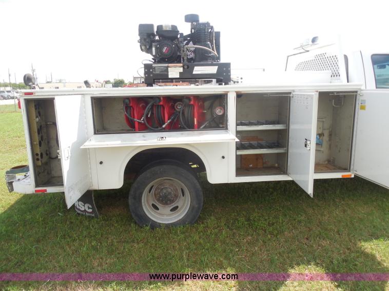 image for item I1334 2007 Ford F550 service truck