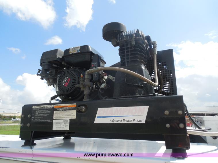 image for item I1334 2007 Ford F550 service truck