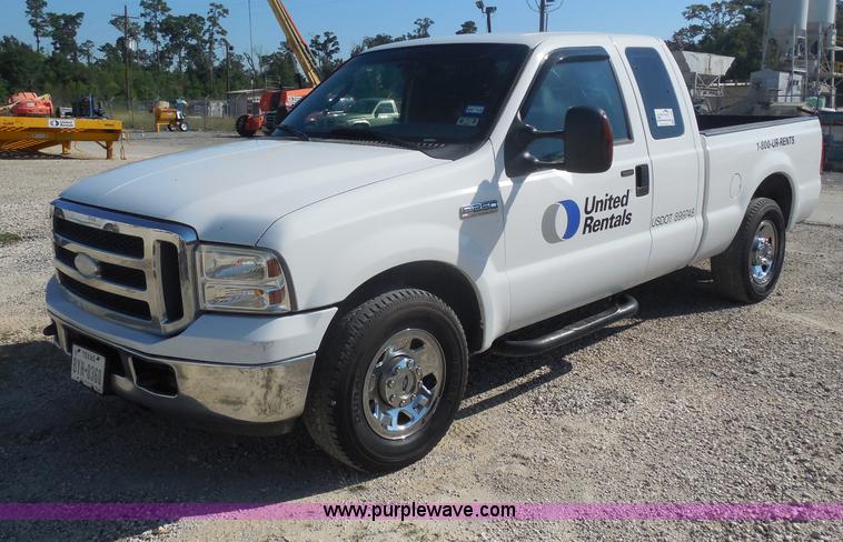 image for item I1335 2007 Ford F250 Super Duty XLT SuperCab pickup truck