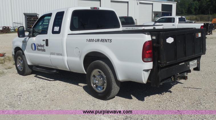 image for item I1335 2007 Ford F250 Super Duty XLT SuperCab pickup truck