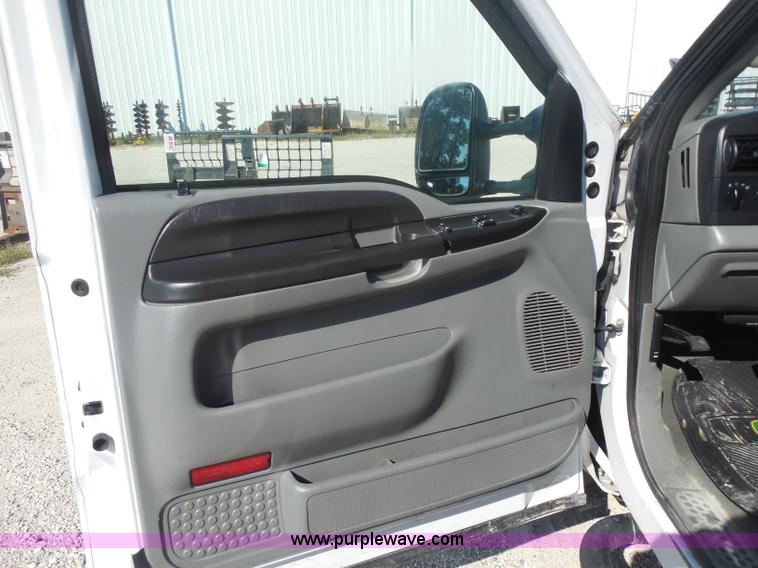 image for item I1335 2007 Ford F250 Super Duty XLT SuperCab pickup truck