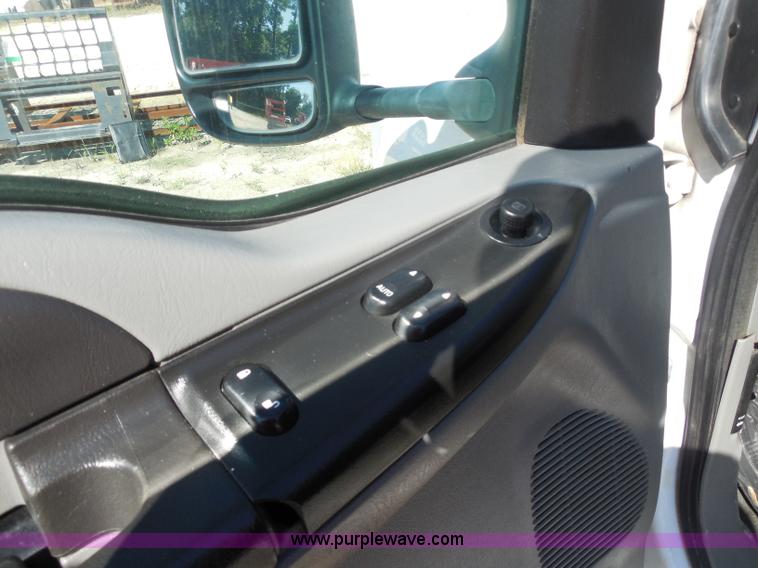 image for item I1335 2007 Ford F250 Super Duty XLT SuperCab pickup truck