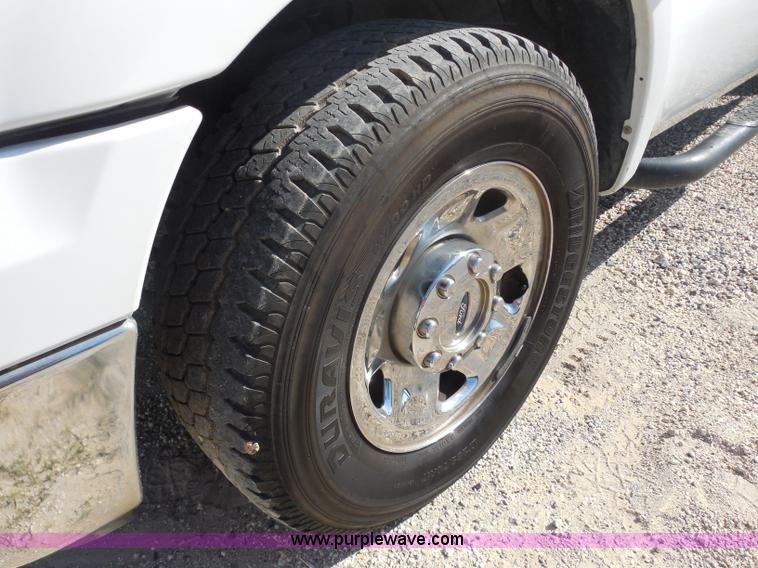 image for item I1335 2007 Ford F250 Super Duty XLT SuperCab pickup truck