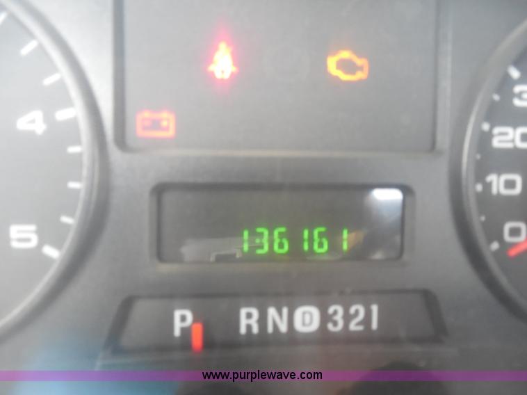 image for item I1336 2006 Ford F550 flatbed lube truck