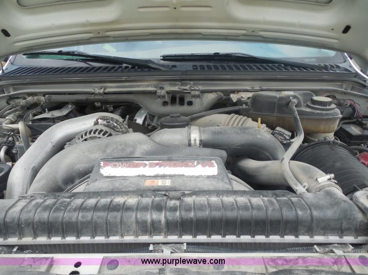 image for item I1336 2006 Ford F550 flatbed lube truck