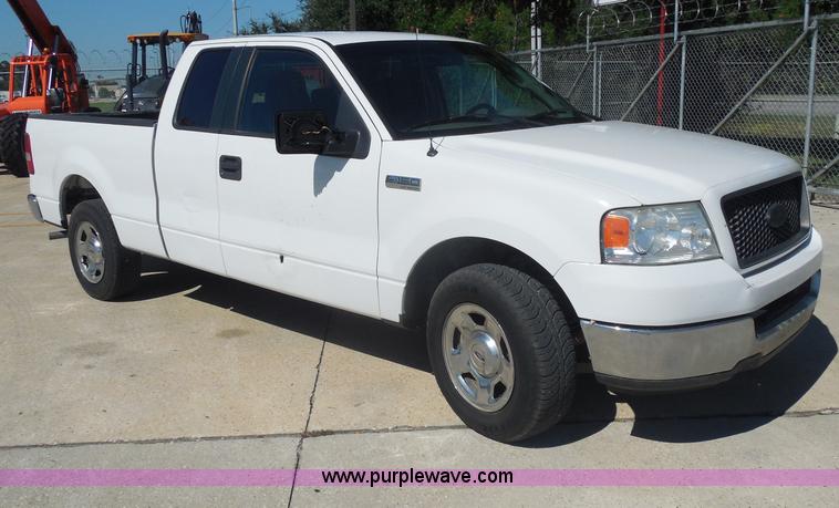 image for item I1342 2005 Ford F150 XLT SuperCab pickup truck