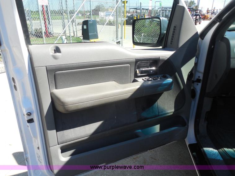 image for item I1342 2005 Ford F150 XLT SuperCab pickup truck