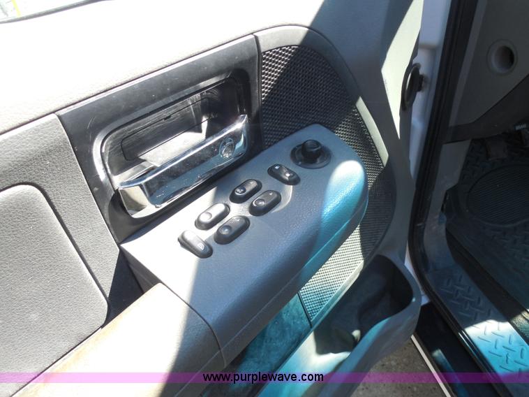 image for item I1342 2005 Ford F150 XLT SuperCab pickup truck