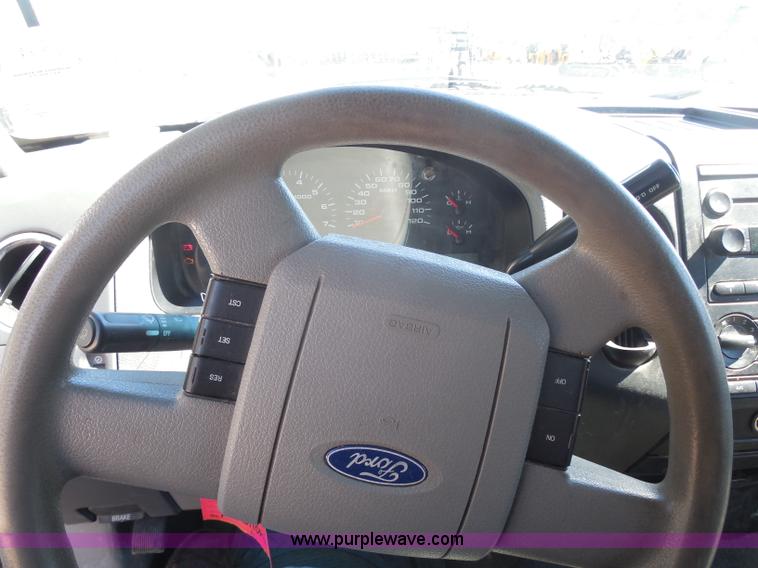 image for item I1342 2005 Ford F150 XLT SuperCab pickup truck