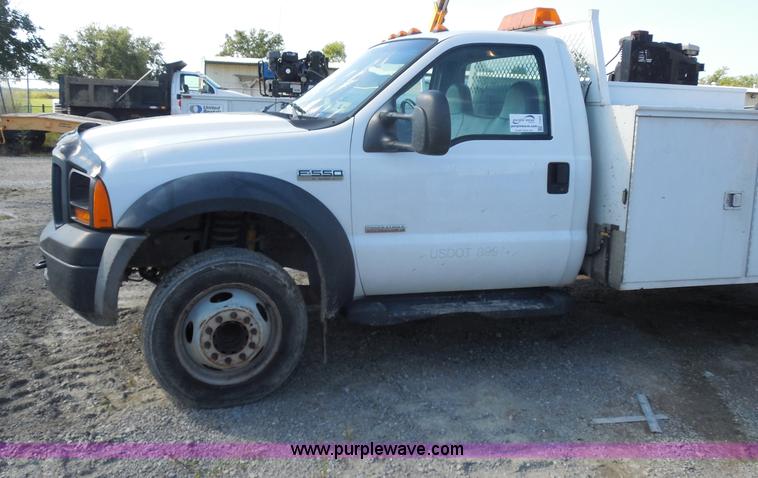 image for item I1343 2007 Ford F550 Super Duty service truck
