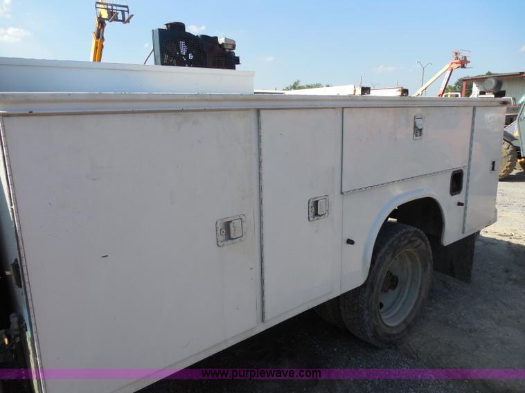 image for item I1343 2007 Ford F550 Super Duty service truck