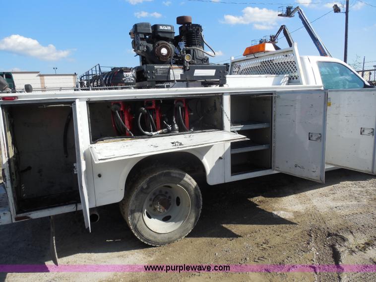 image for item I1343 2007 Ford F550 Super Duty service truck