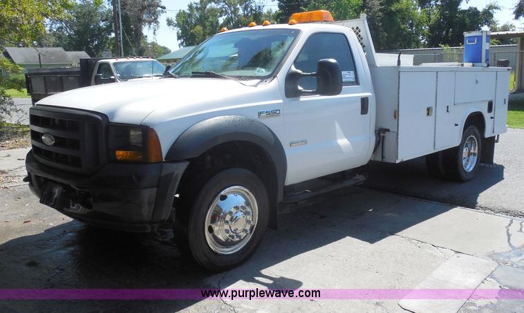 image for item I1345 2007 Ford F550 XL Super Duty service truck