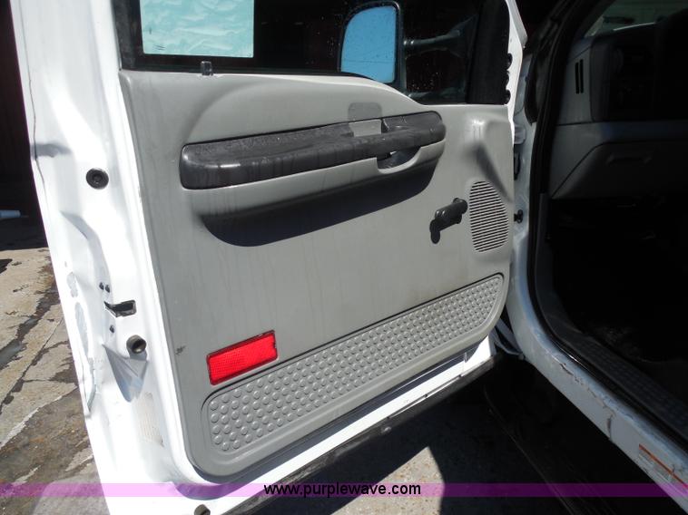 image for item I1345 2007 Ford F550 XL Super Duty service truck