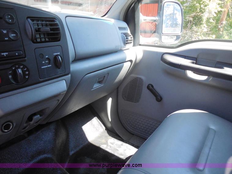 image for item I1345 2007 Ford F550 XL Super Duty service truck