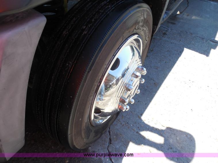 image for item I1345 2007 Ford F550 XL Super Duty service truck