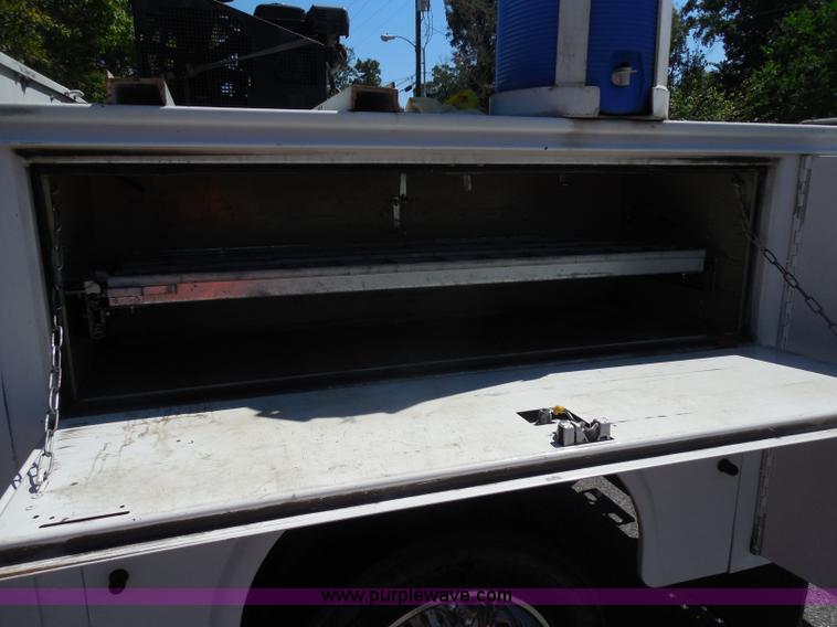 image for item I1345 2007 Ford F550 XL Super Duty service truck