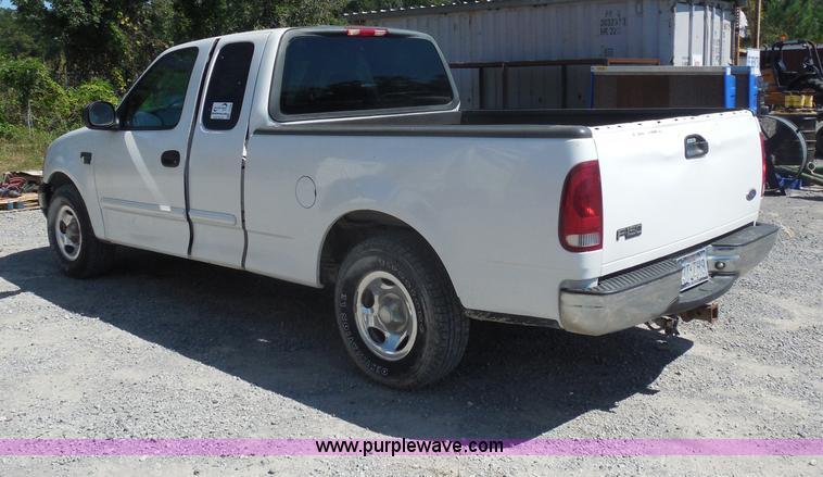 image for item I1346 2004 Ford F150 Heritage XLT pickup truck