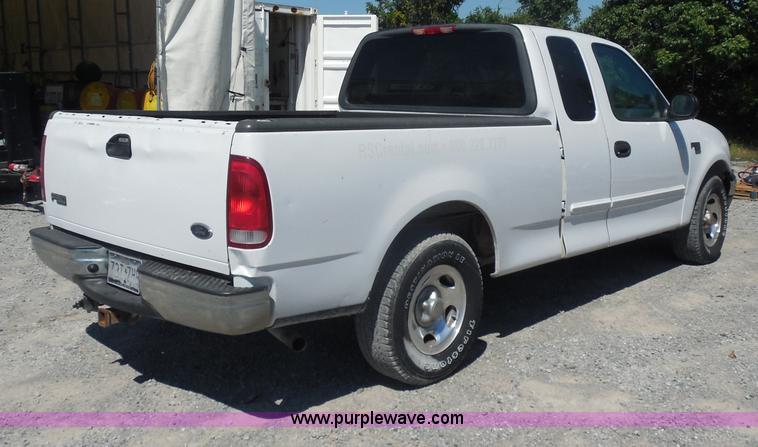 image for item I1346 2004 Ford F150 Heritage XLT pickup truck