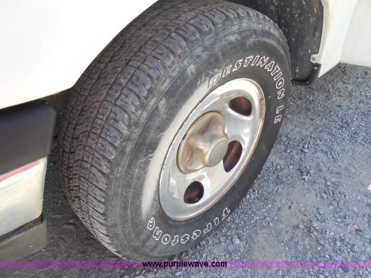 image for item I1346 2004 Ford F150 Heritage XLT pickup truck