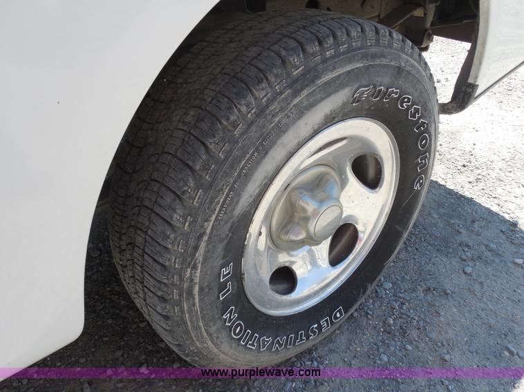 image for item I1346 2004 Ford F150 Heritage XLT pickup truck