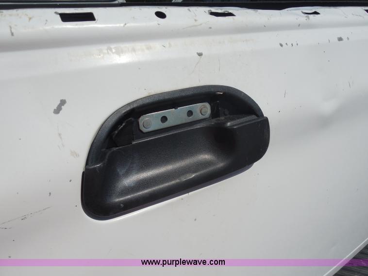 image for item I1346 2004 Ford F150 Heritage XLT pickup truck