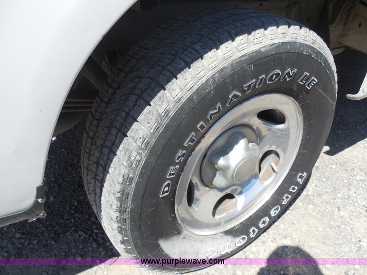 image for item I1346 2004 Ford F150 Heritage XLT pickup truck