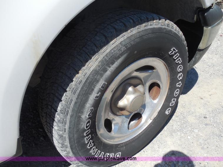 image for item I1346 2004 Ford F150 Heritage XLT pickup truck