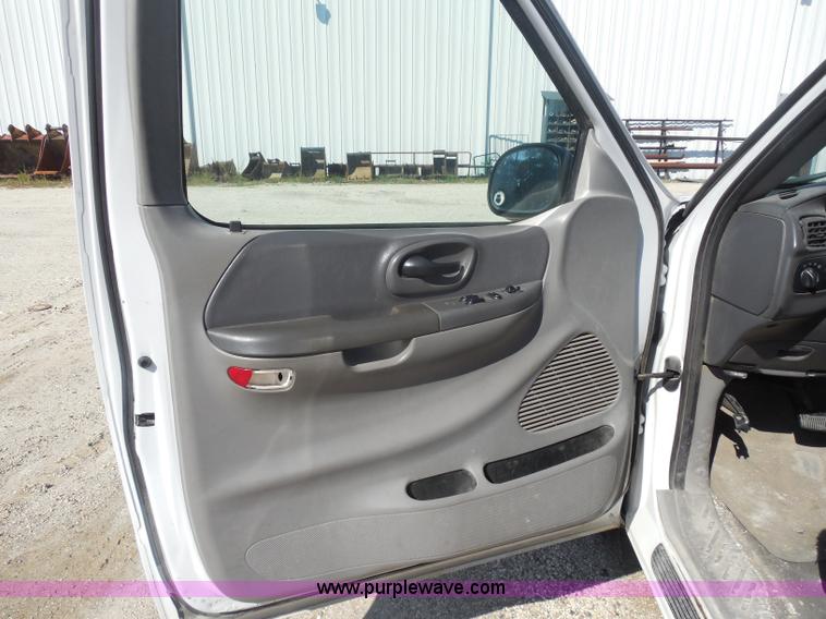 image for item I1355 2004 Ford F150 Heritage XLT SuperCab pickup truck