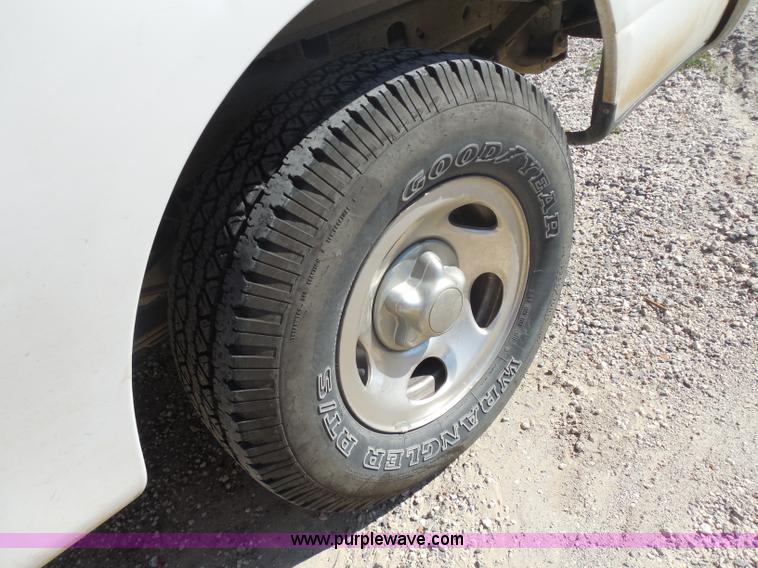 image for item I1355 2004 Ford F150 Heritage XLT SuperCab pickup truck