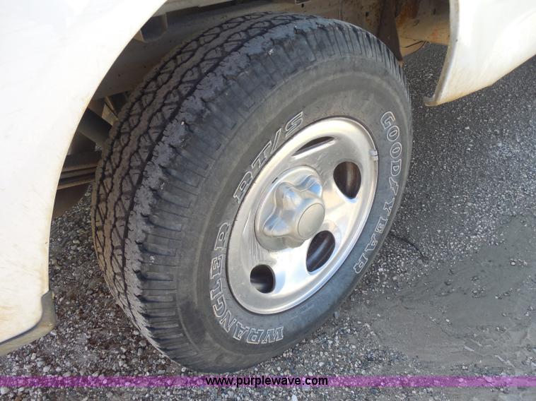 image for item I1355 2004 Ford F150 Heritage XLT SuperCab pickup truck