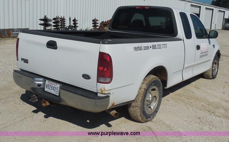 image for item I1356 2004 Ford F150 Heritage XL SuperCab pickup truck