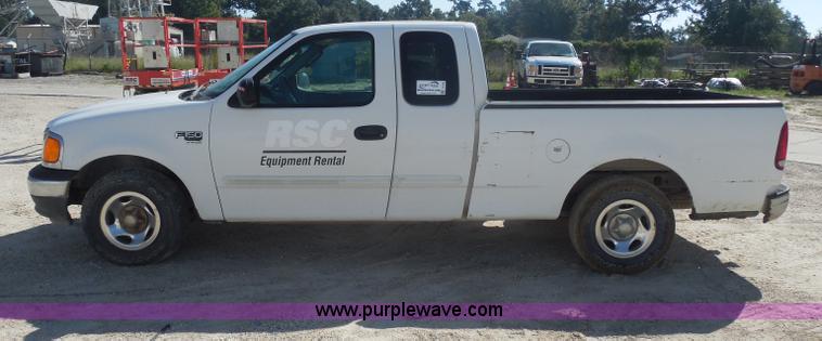 image for item I1356 2004 Ford F150 Heritage XL SuperCab pickup truck