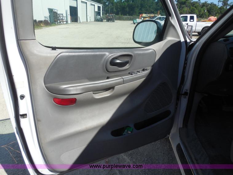 image for item I1356 2004 Ford F150 Heritage XL SuperCab pickup truck