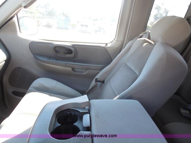 image for item I1356 2004 Ford F150 Heritage XL SuperCab pickup truck